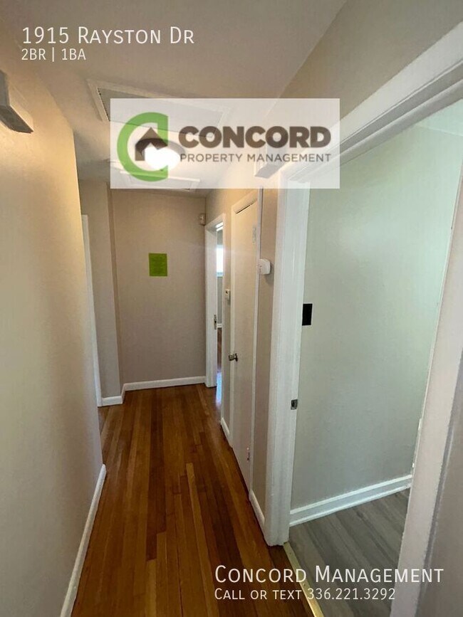 Building Photo - 1915 Rayston Dr