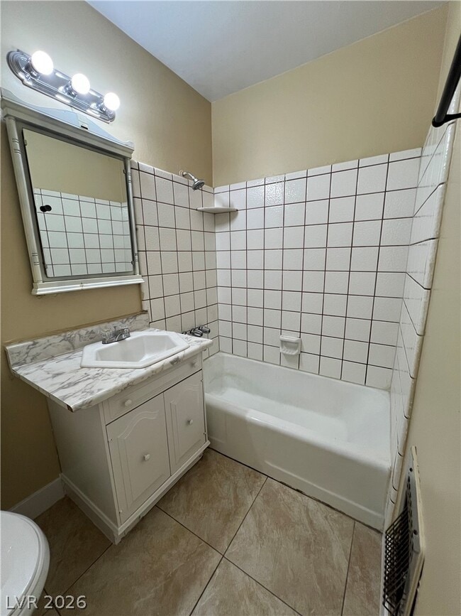 Building Photo - 1425 Wengert Ave