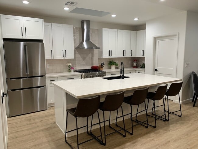 Kitchen - 2329 N Mitchell St