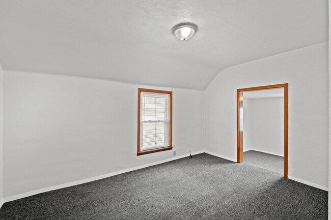 Building Photo - SCORE 1ST MONTH'S RENT FREE IF SIGNED BY DEC 24! Stunning 2 bedroom home in Pitcairn available now!