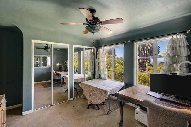 Building Photo - 1809 Palos Verdes Dr W