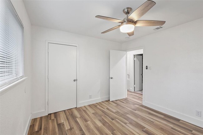 Building Photo - 2500 Audubon Pl