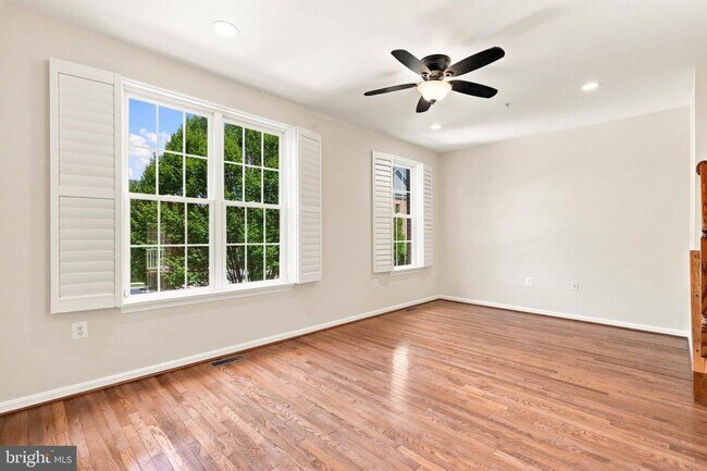 Building Photo - 107 Hearth Ct