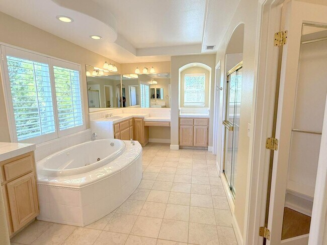 Building Photo - Former Model Home in Desirable Bridges Com...
