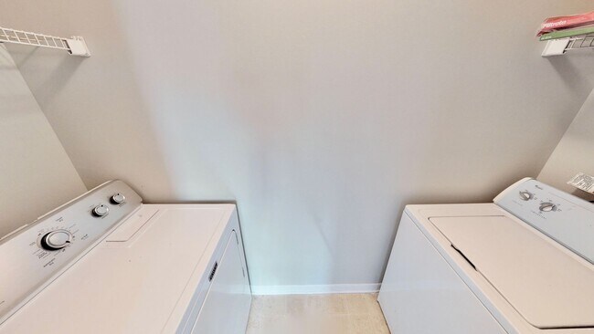 Building Photo - 525 Olmsted Park Pl