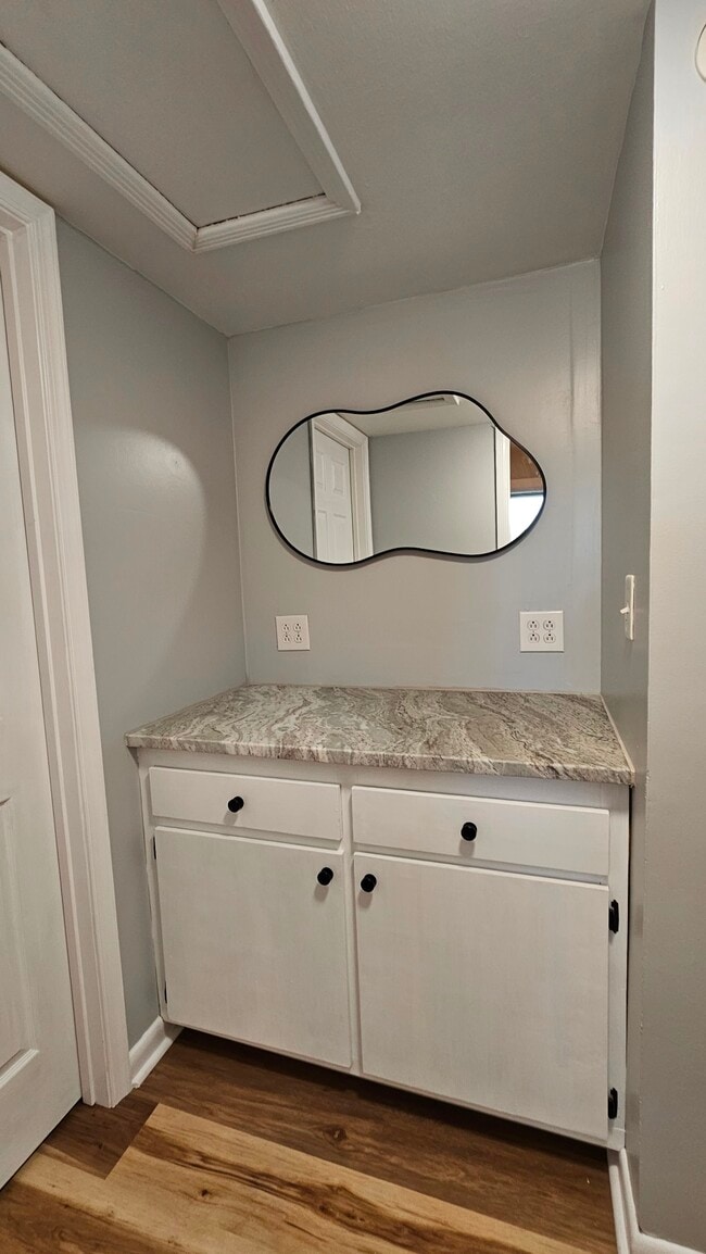 Building Photo - 231 Shamrock Rd