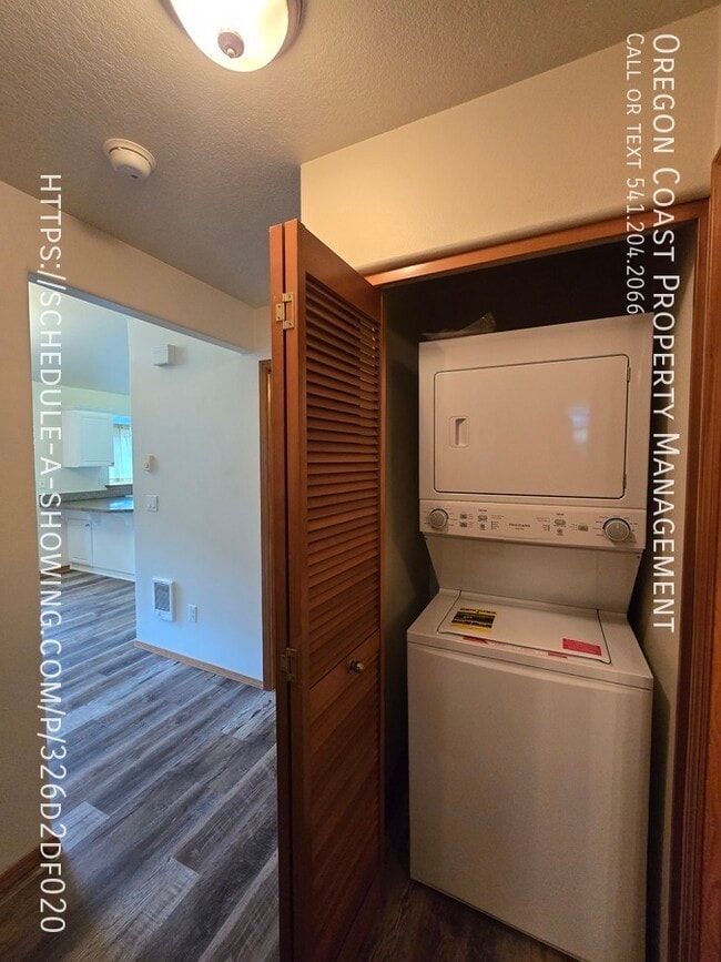 Building Photo - 135 S Quadrant St
