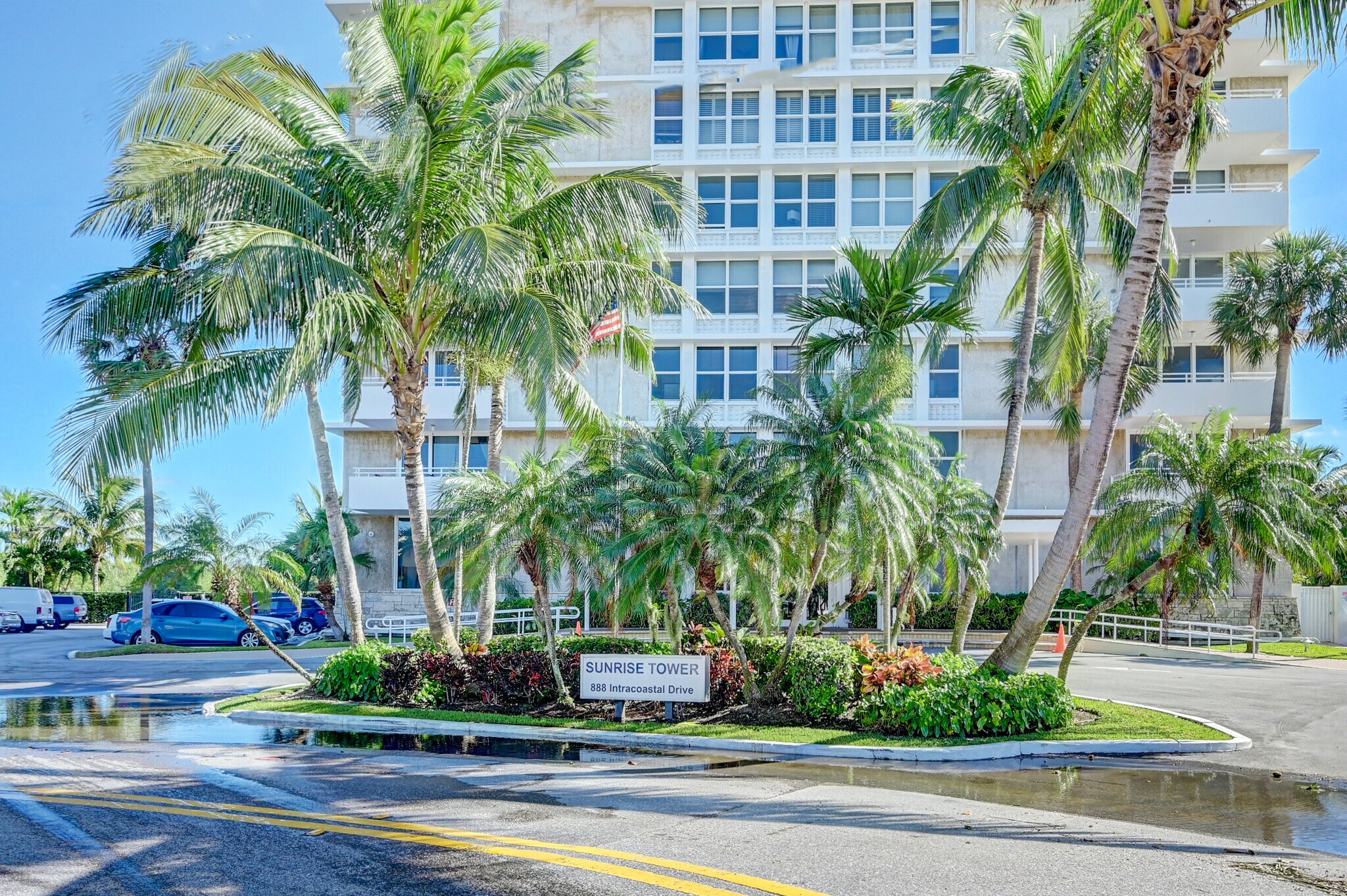 Building Photo - 888 Intracoastal Dr