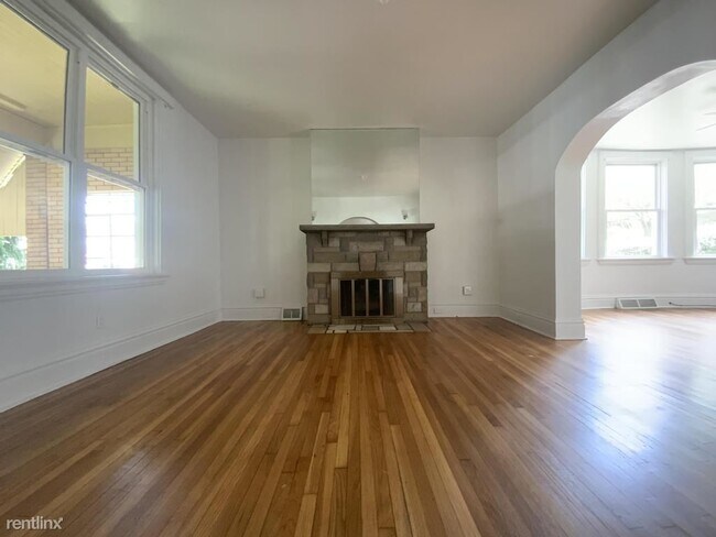 Primary Photo - 6 br, 1.5 bath House - 144 Linnview Avenue