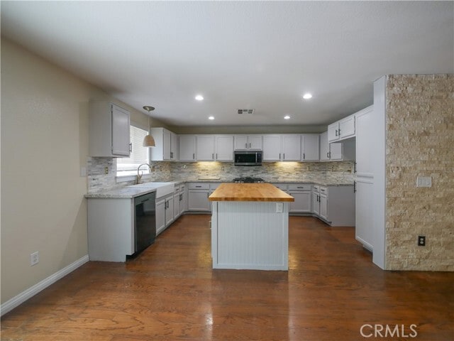 Building Photo - 3476 Hawthorne Dr