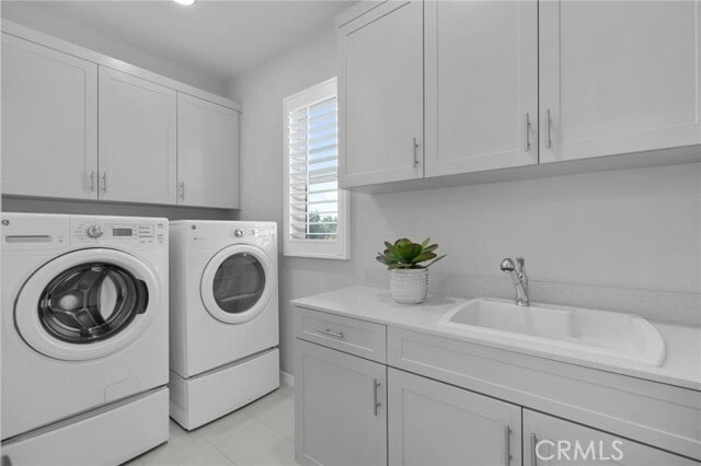 Building Photo - 2621 E Clara Ln