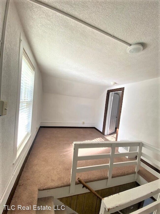 Building Photo - 3 br, 2 bath House - 439 N Washington St