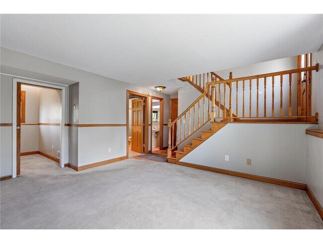 Building Photo - 1735 Walnut Ln