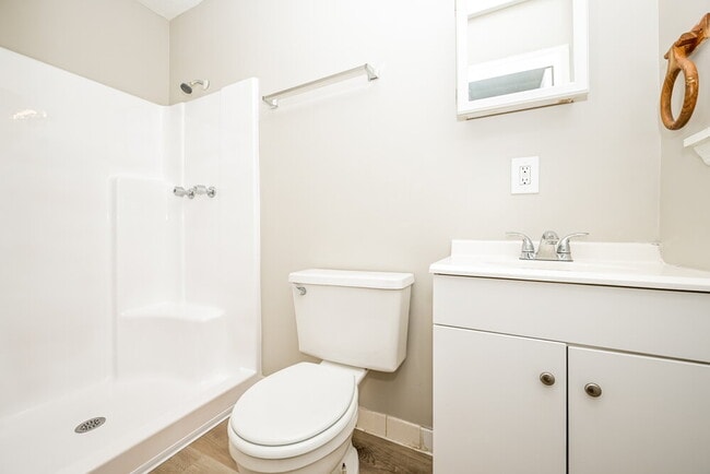 Building Photo - 107 Fairview Pl