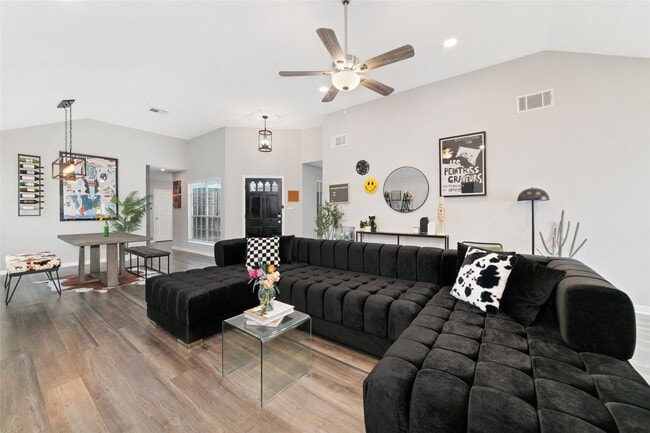 Building Photo - 12702 Ashford Creek Dr