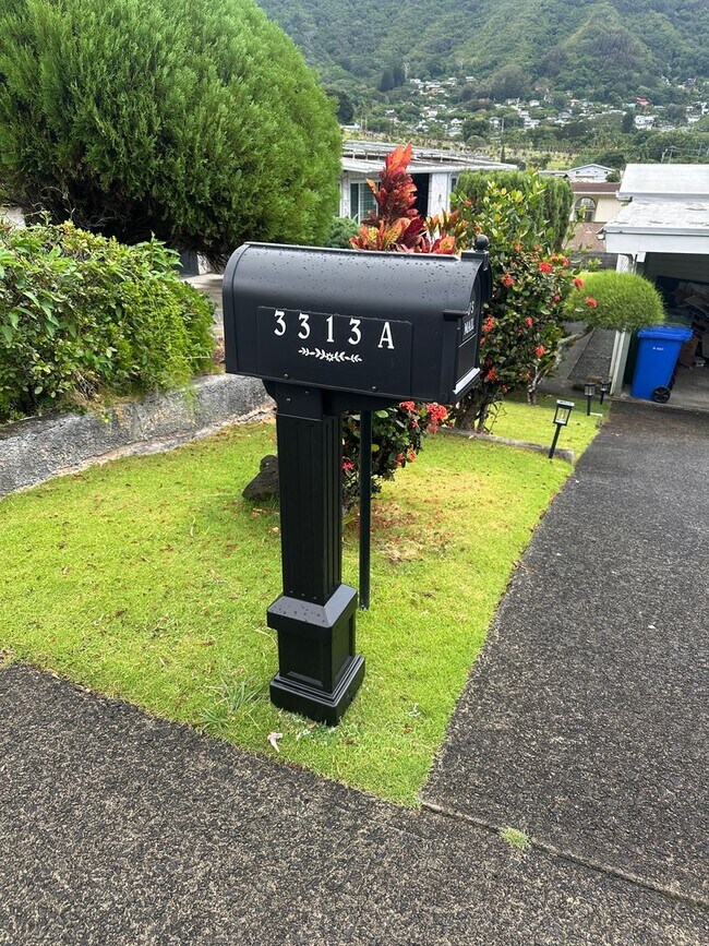 Building Photo - 3313 Manoa Rd