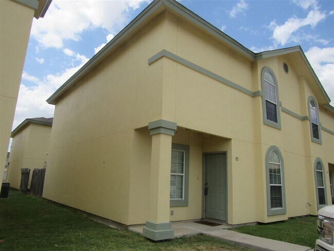 Building Photo - 1000 Ranchway Dr