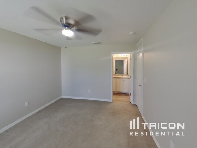 Building Photo - 9467 Northvale St