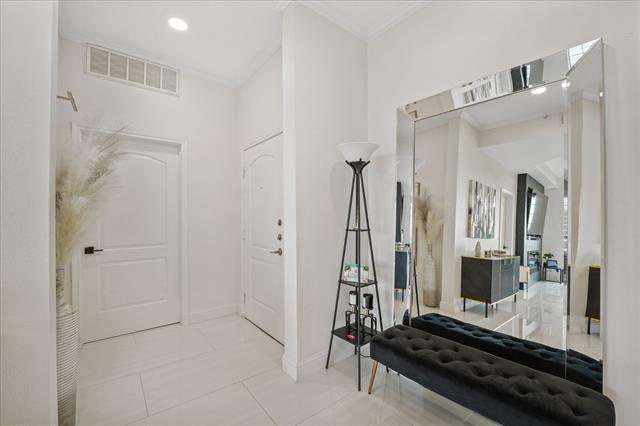 Building Photo - 3225 Turtle Creek Blvd Blvd