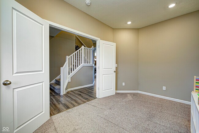 Building Photo - 1728 Gordon Dr