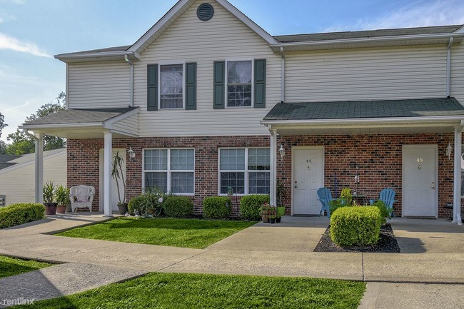 Building Photo - 3 br, 1.5 bath Townhome - Canterbury Place