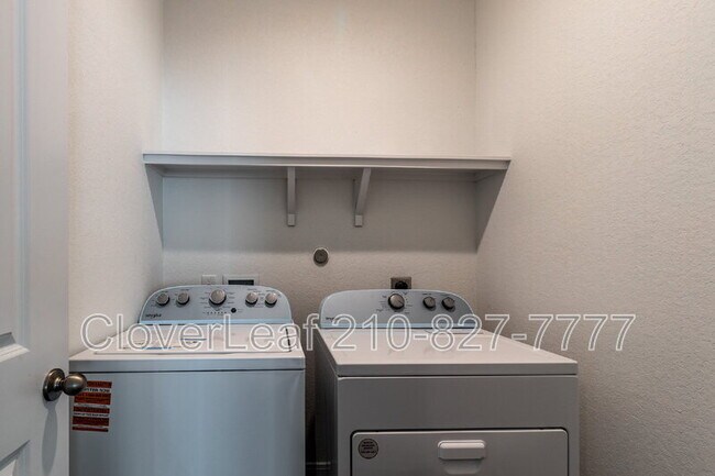 Building Photo - 6618 Cibolo Springs