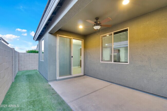 Building Photo - 9766 E Palladium Dr