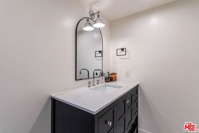 Building Photo - 5011 Showboat Pl