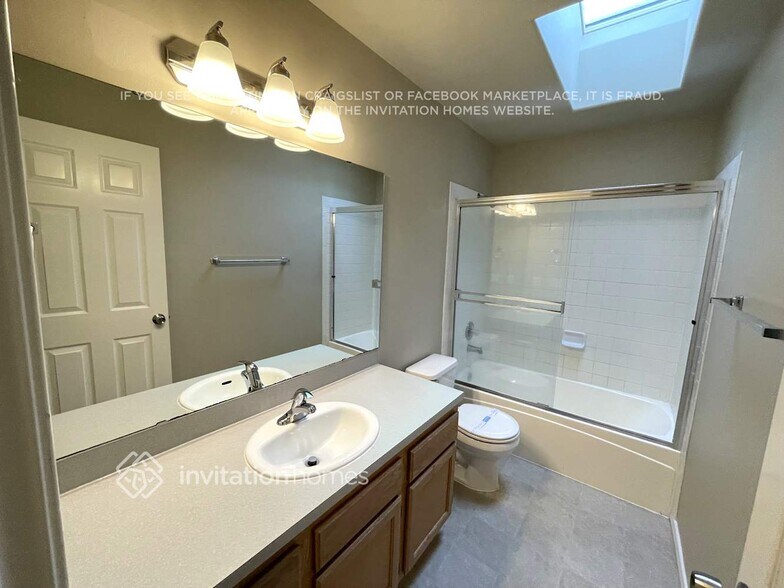 Building Photo - 12408 Crystal Pl NE