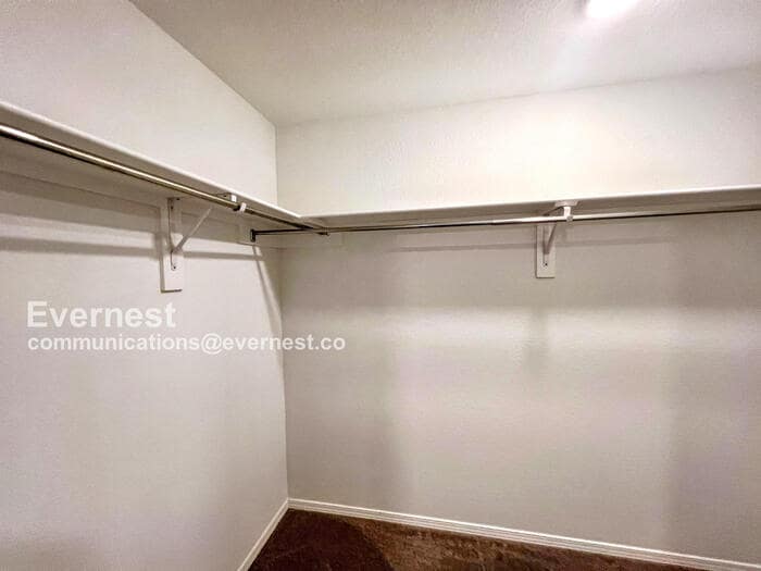 Building Photo - 5125 Red Fox Trl