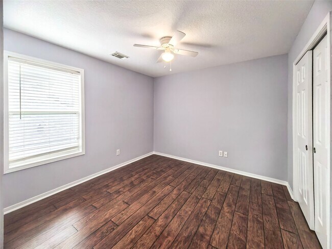 Building Photo - 15510 Fir Woods Ln