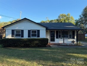 Building Photo - 6202 Clearwater Dr