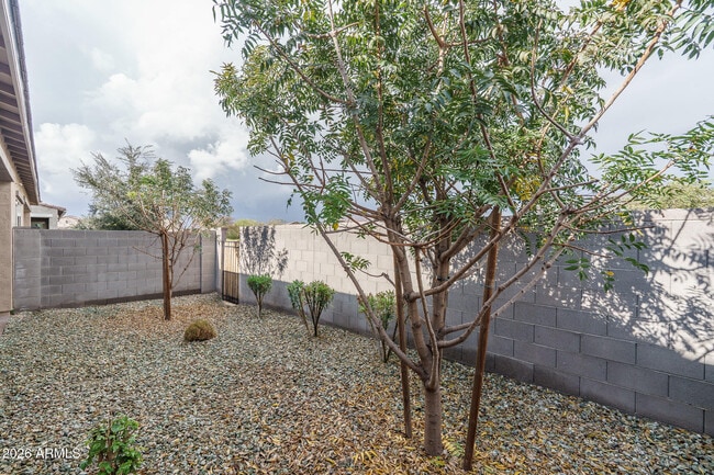 Building Photo - 14058 W Hubbell St