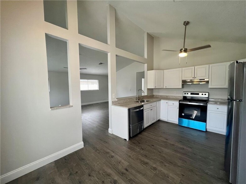 Building Photo - 22750 Pickerel Cir