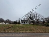 Building Photo - 2 bedroom 1 bath home in Lincolnton!