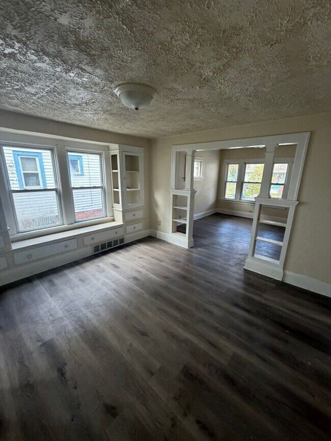 Building Photo - 12706 Parkhill Ave