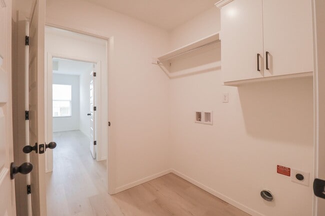 Building Photo - 4 Bed 3 Bath New Construction Simmons Home at Pine Valley Ranch