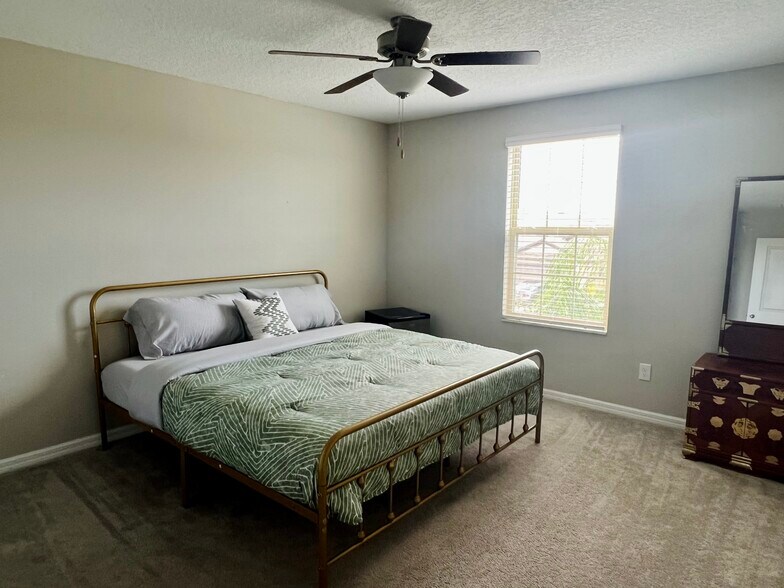 Upstairs Bedroom #1 - 352 Argyll Dr