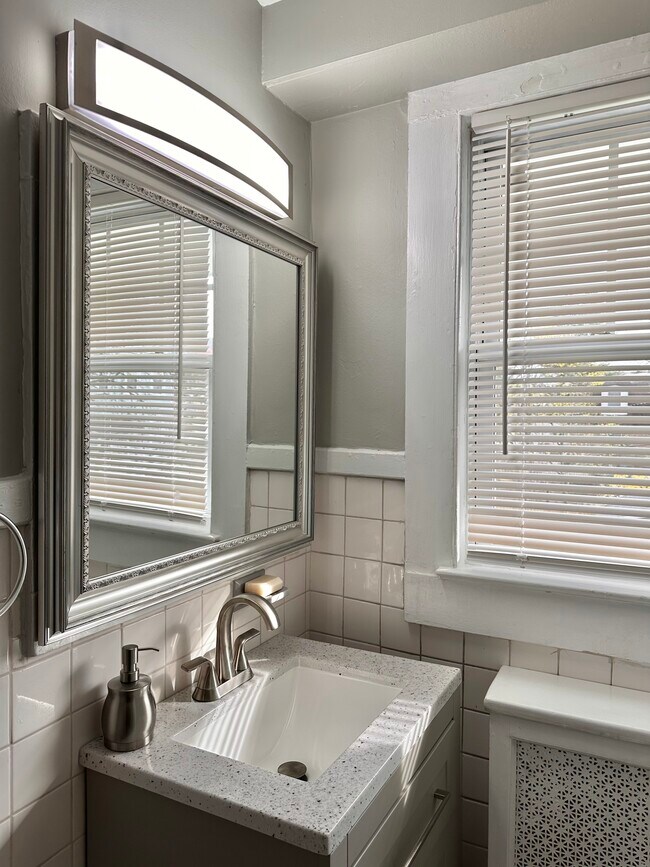 Bathroom - 229 Walnut St