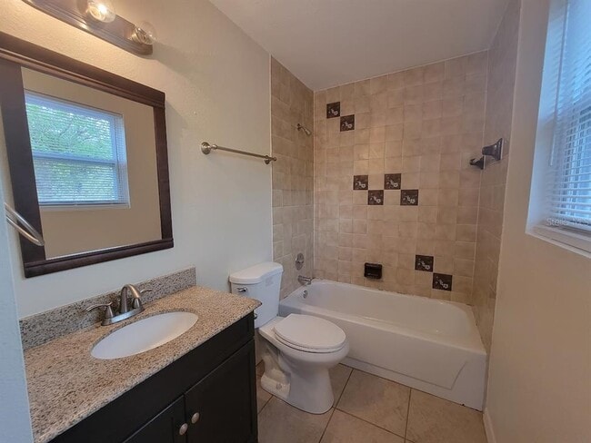 Building Photo - 1099 Riggs St