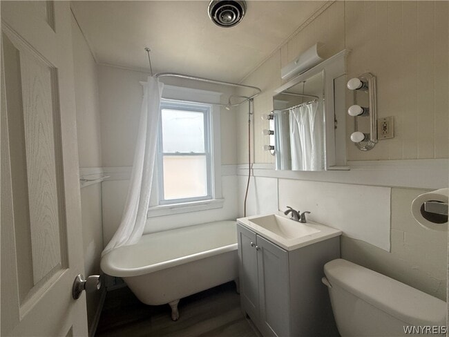 Building Photo - 216 Newburgh Ave