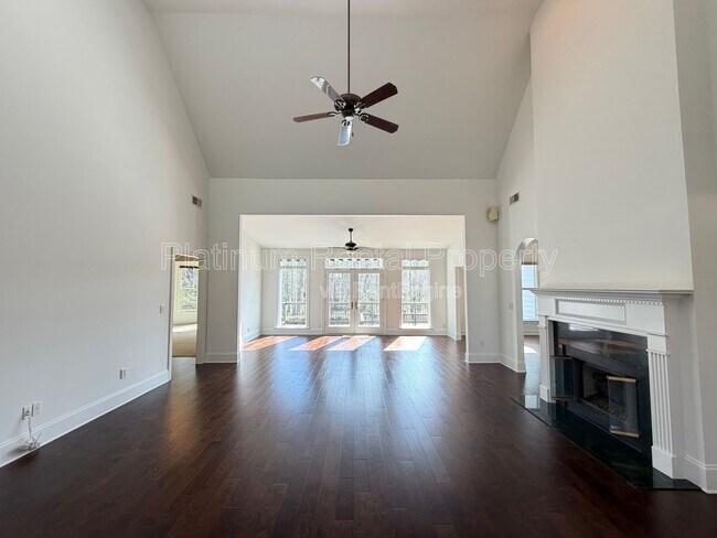 Building Photo - 7020 Grassmoor Grange Way