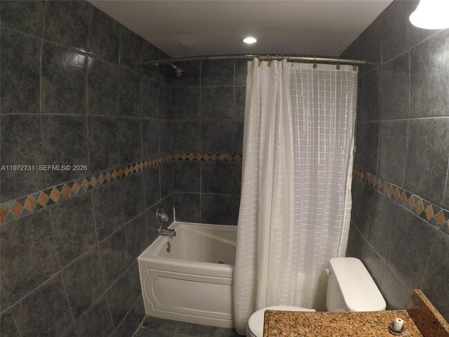 Building Photo - 18151 NE 31st Ct