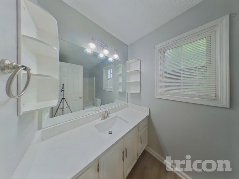 Building Photo - 350 Jamaica Cove SW