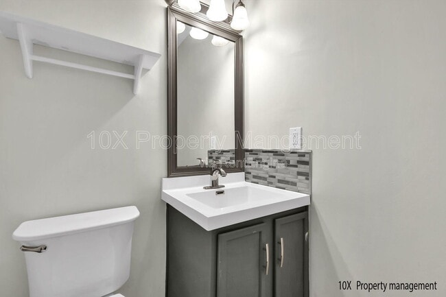 Building Photo - 1380 Chickweed St