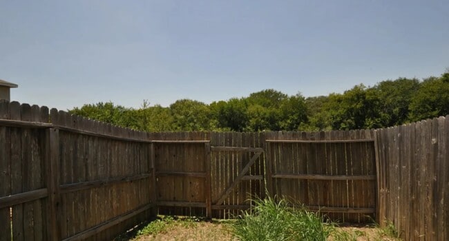 Building Photo - 10611 Mathom Landing