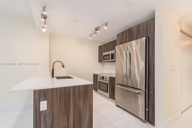 Building Photo - 488 NE 18th St