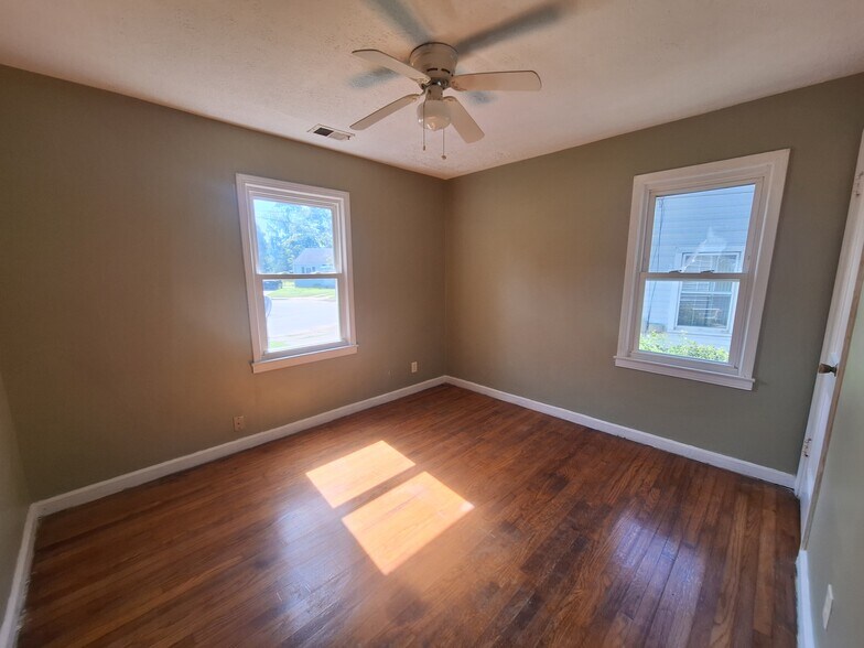 Bedroom #2 - 3816 Parthenia Ave