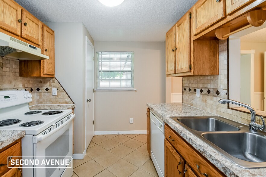 Building Photo - 5128 Bilken Dr E