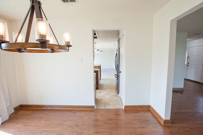 Building Photo - 8204 Tavaros Dr